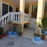 Dimitris House Апартаменты
