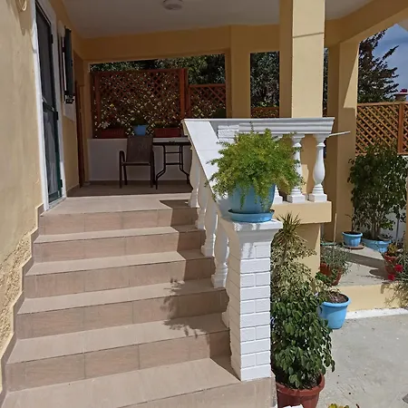 Dimitris House Petrití